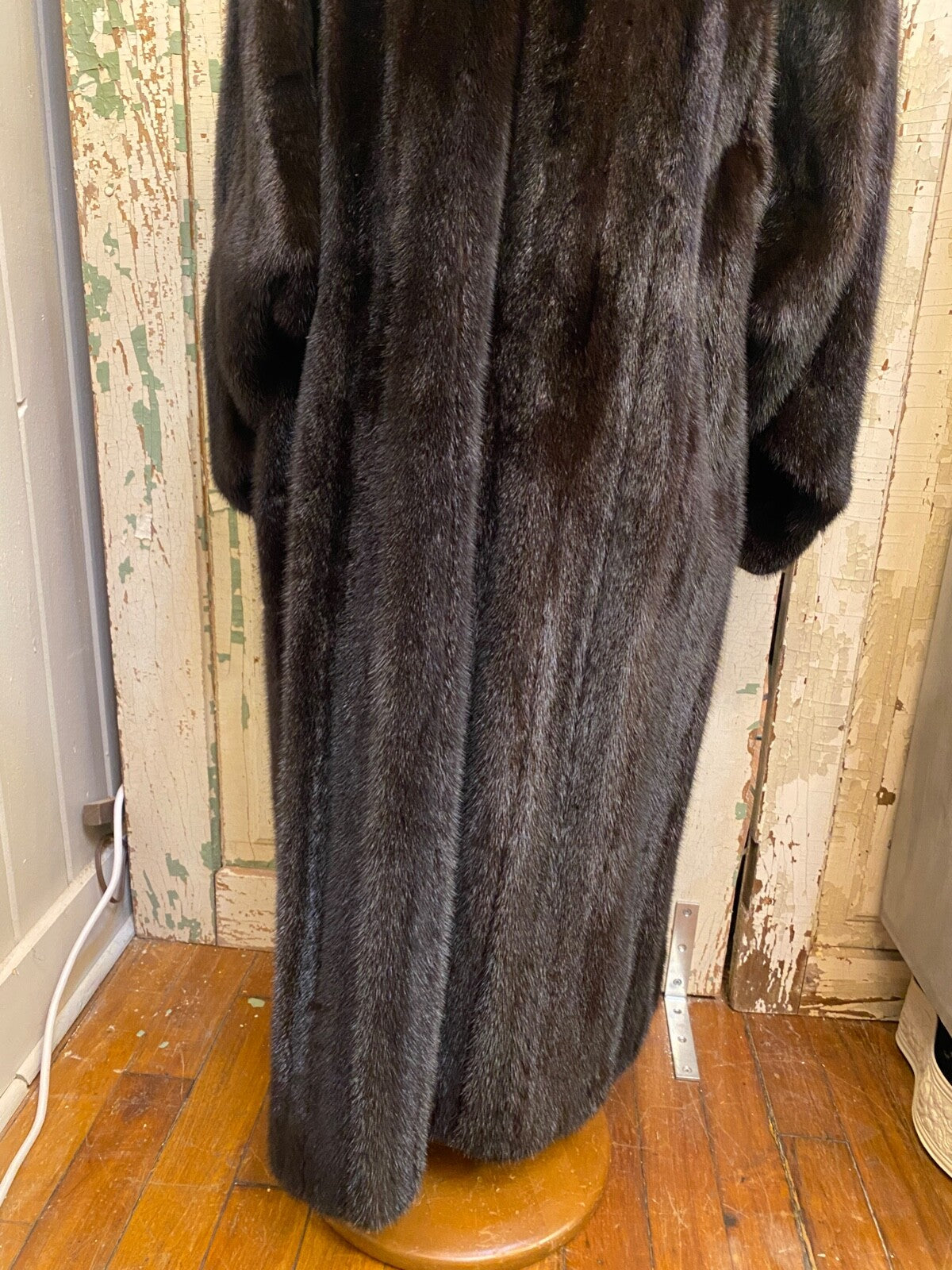 Vintage Brown Fur Authentic Mink Coat Barth-Wind Furs Skokie, Illinois Custom