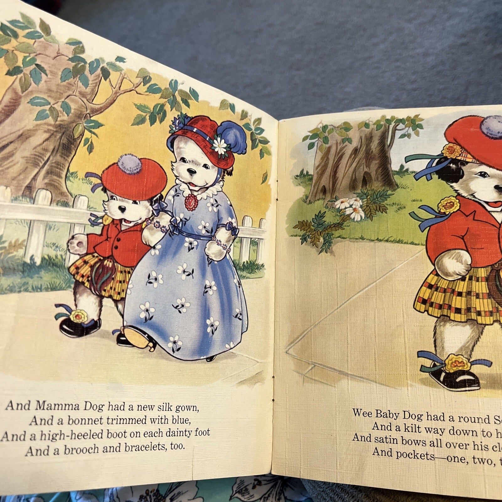 1940 The Doggy Book Saalfield 1940 Linen Children's Book Very Nice Copy