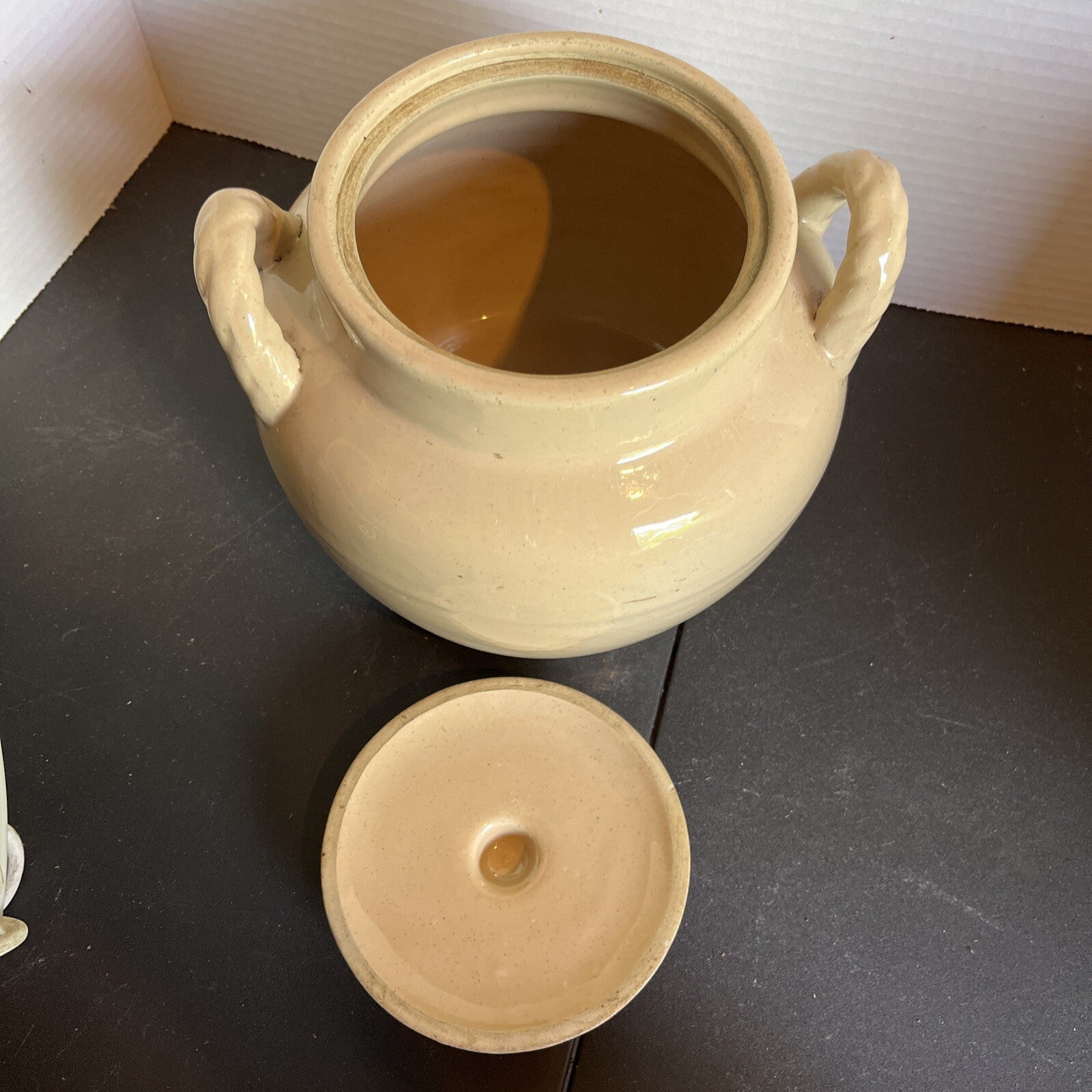 Antique/primitive/Bean Pot/cookie jar with twisted handles