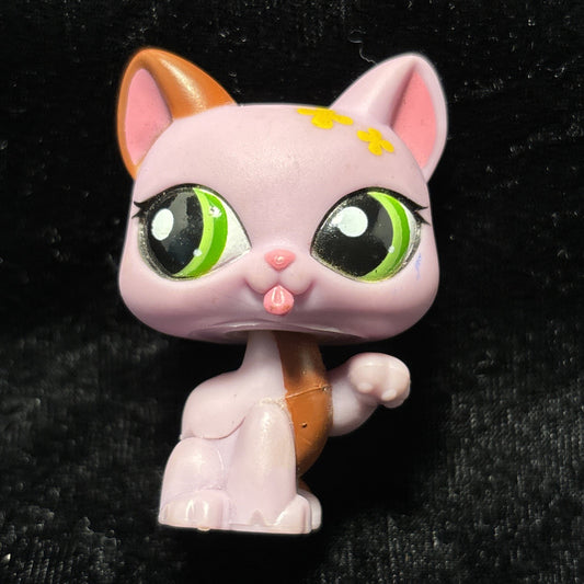 Littlest Pet Shop LPS Purple Paw Up Cat with green eyes & tongue out #1718