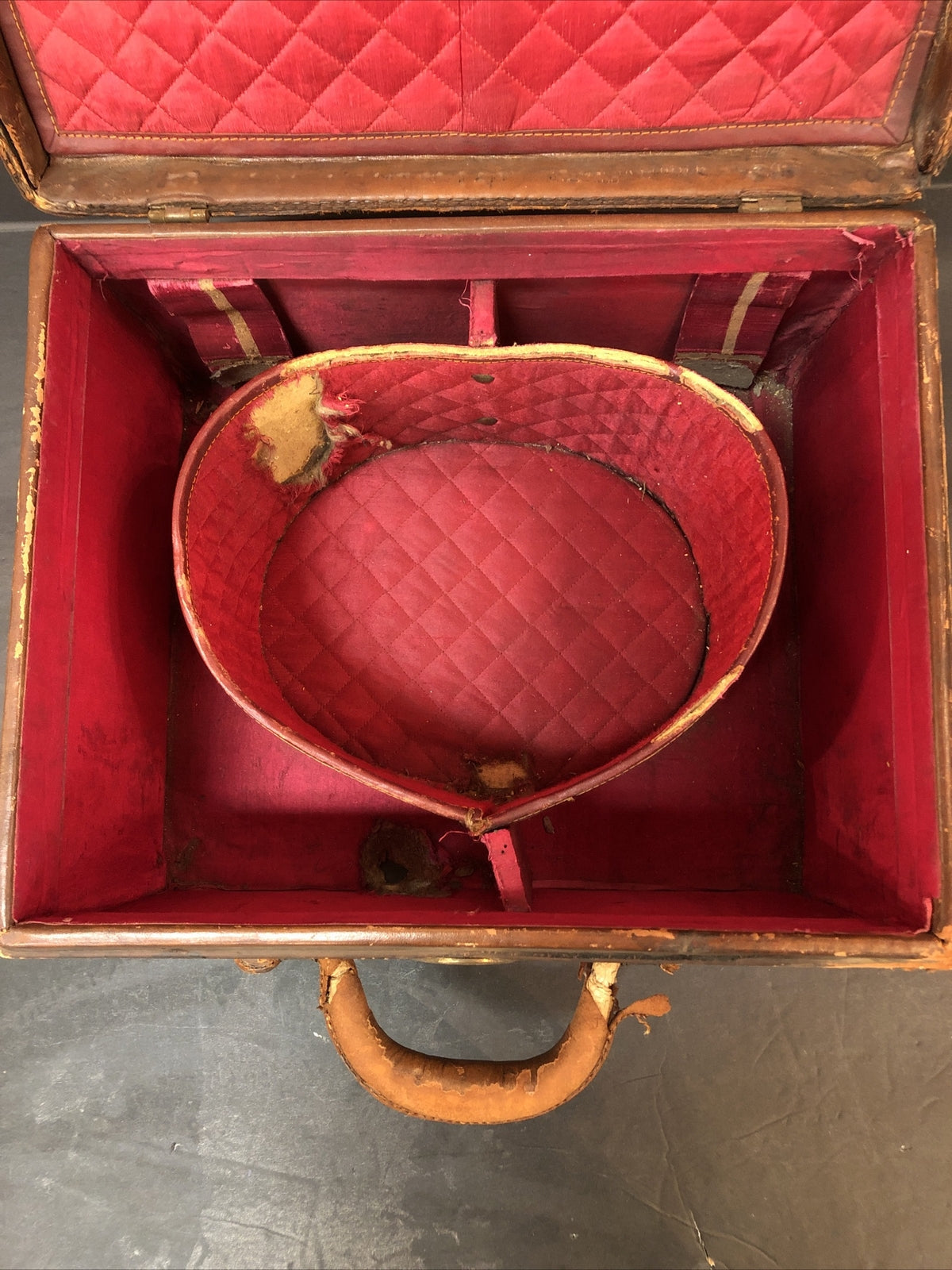 Antique Leather Hat Box silk lined International Hotel stamps stickers Japan