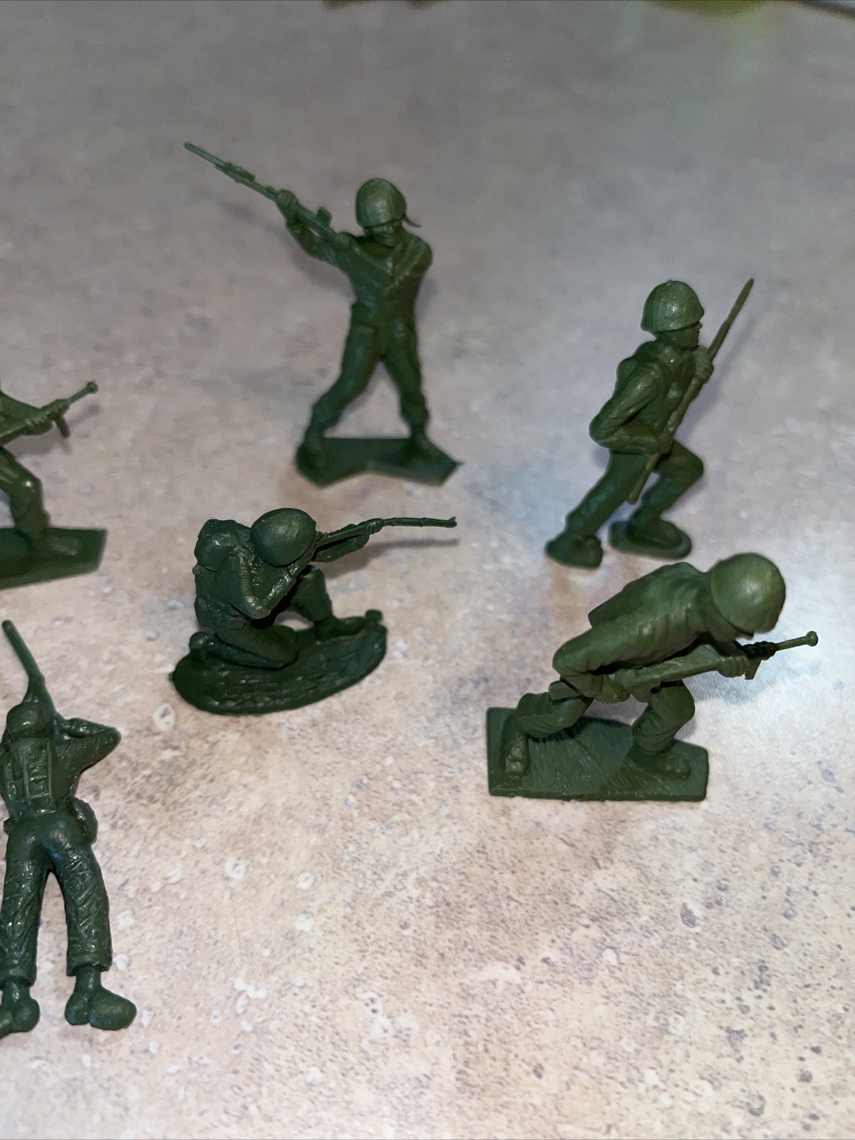 10-Vintage Toy Soldiers Green Army Military War Guys Men Play Set