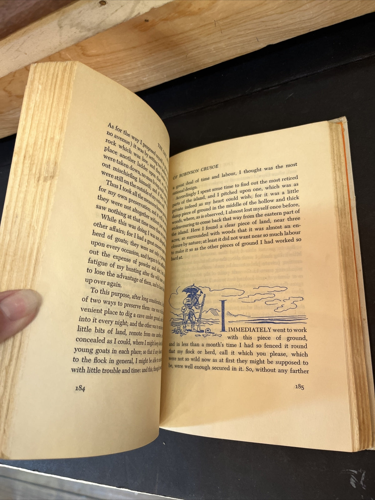 Robinson Crusoe Book Daniel Defoe 1945 Hardback Vintage