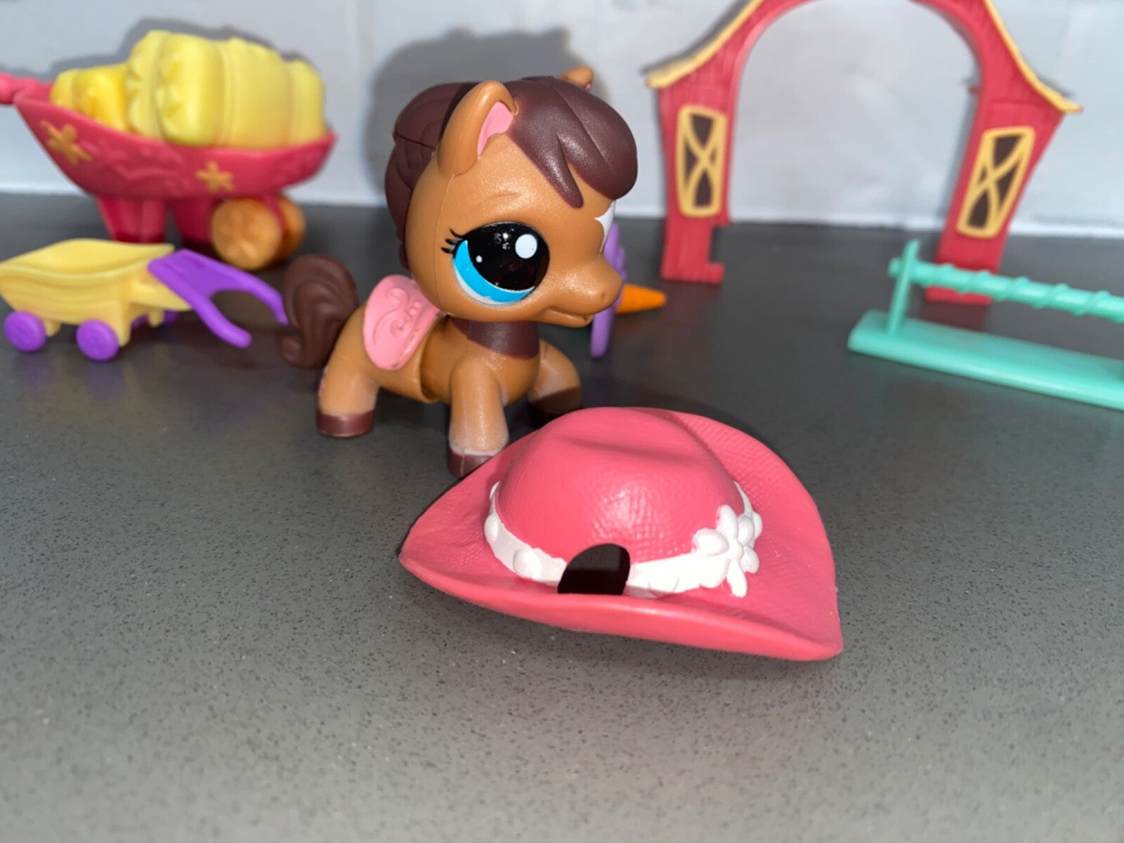 Littlest Pet Shop LPS Walkable Brown Horse With Farm Accessories WORKS!
