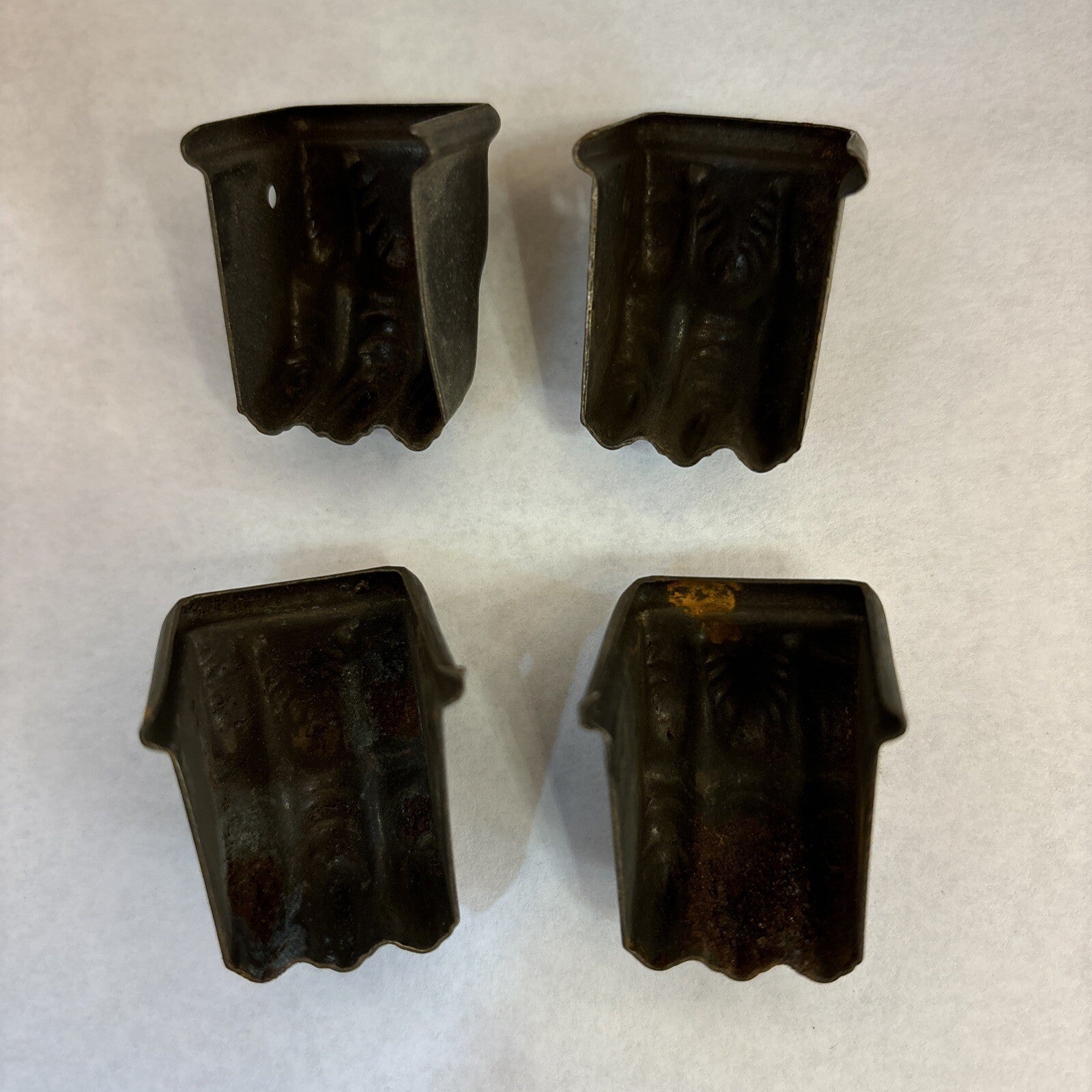 LOT OF 4 SMALL ANTIQUE BRASS 3-TOED CLAW FOOT SALVAGE