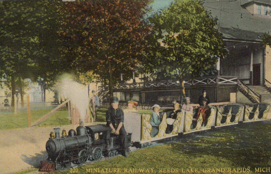 220 Miniature Railway Reed's Lake Grand Rapids Michigan MI Mich Postcard