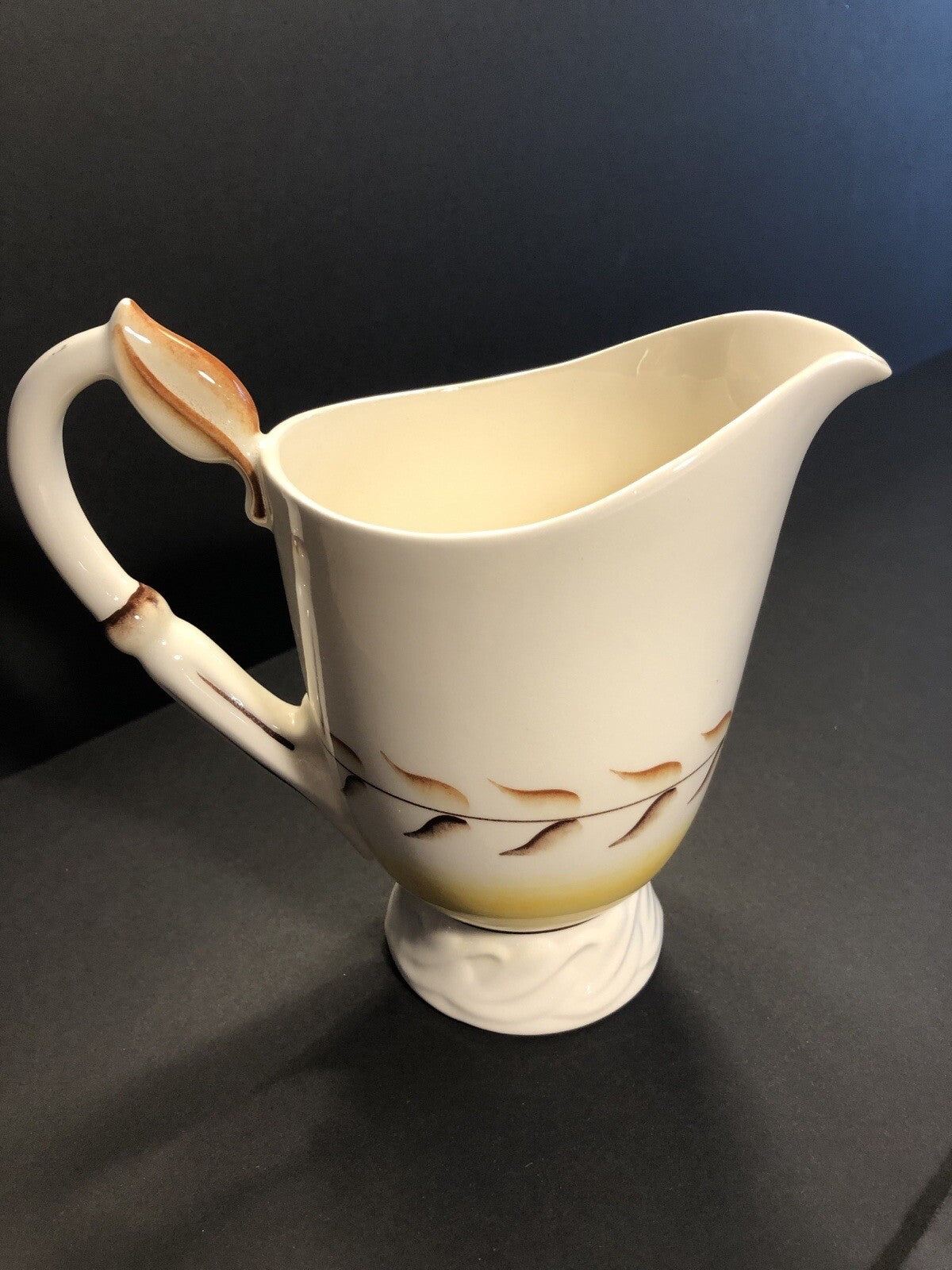 VERNON KILNS of California ARCADIA Pattern Tea Pot (?)  7" tall 1940s - NO LID