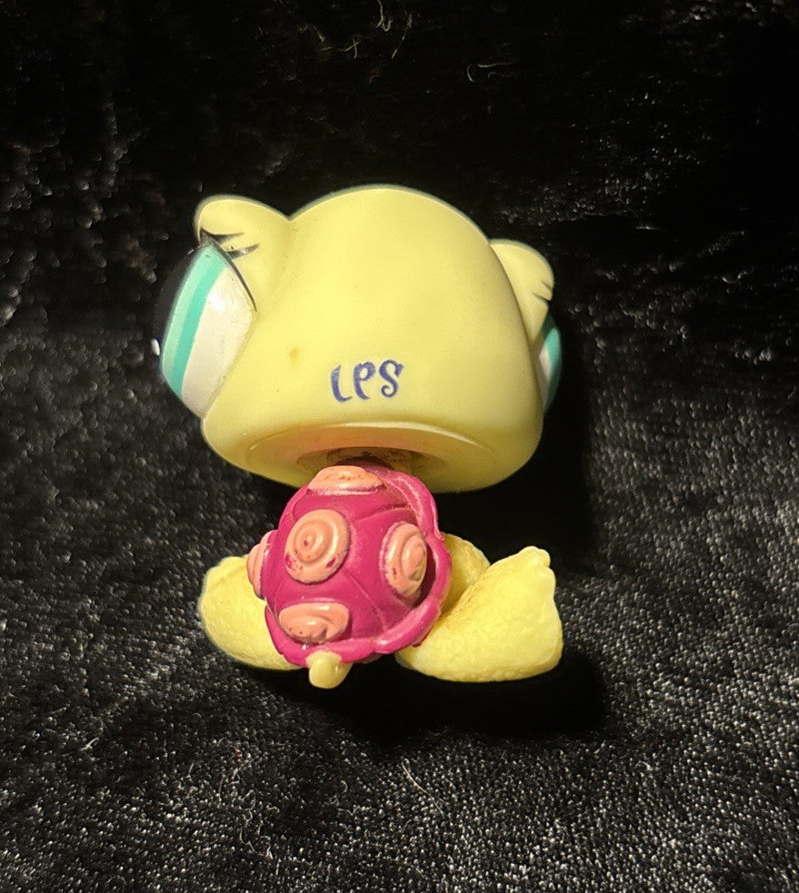 Littlest Pet Shop LPS  Turtle #1597 Pink Shell Blue Green Eyes
