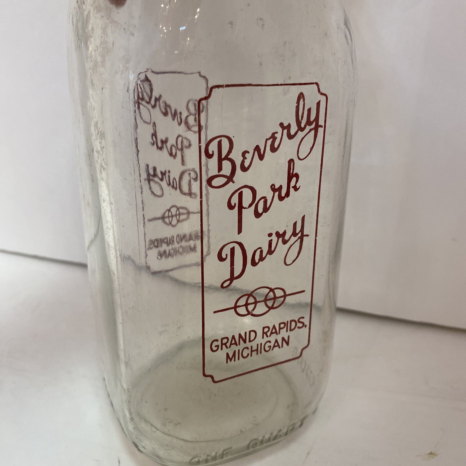Rare Beverly Park Dairy Grand Rapids Michigan Milk Quart Bottle Michigan MI Mich