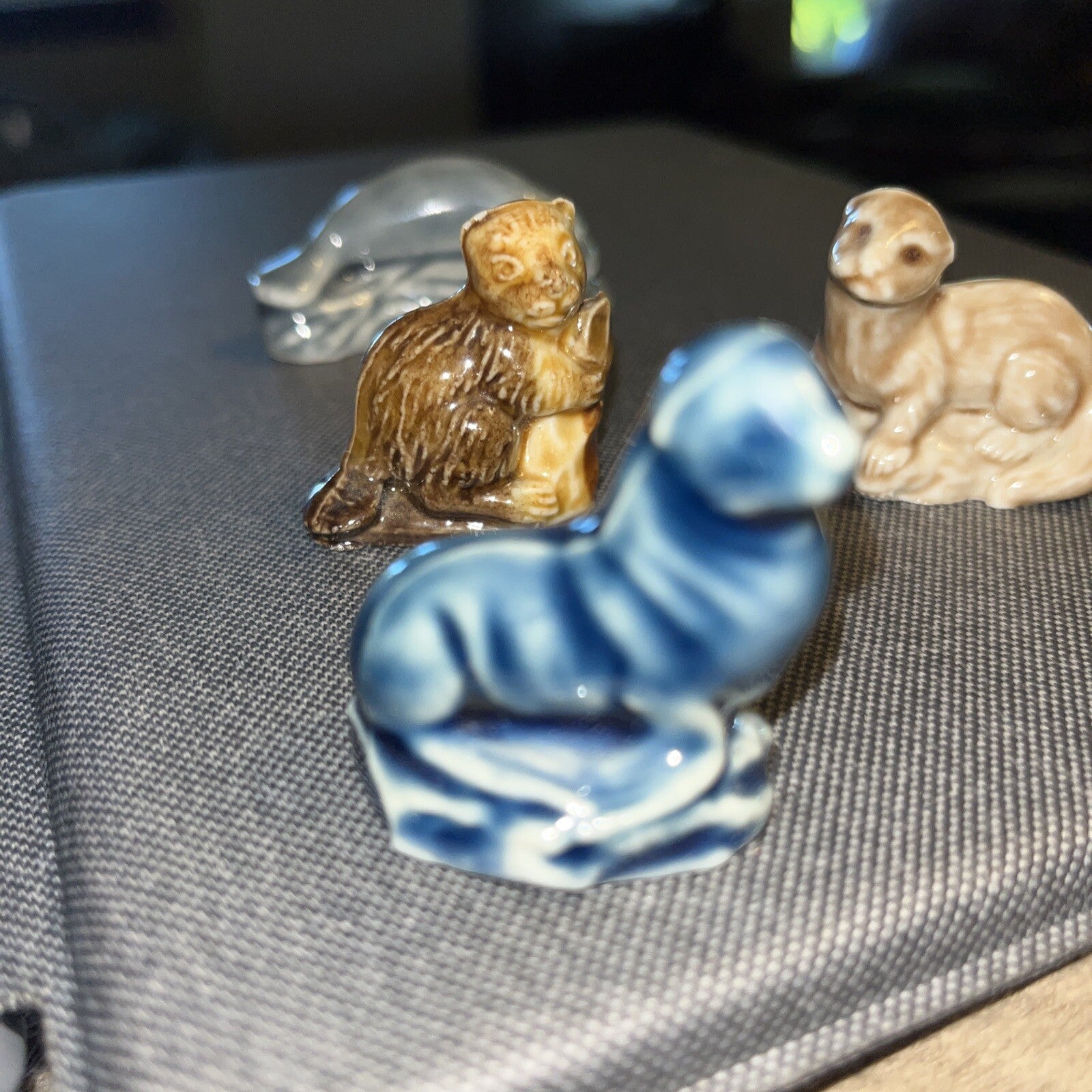 WADE WHIMSY FIGURINE VINTAGE ENGLAND ANIMAL LOT WALRUS SEAL OTTER & BEAVER (4)