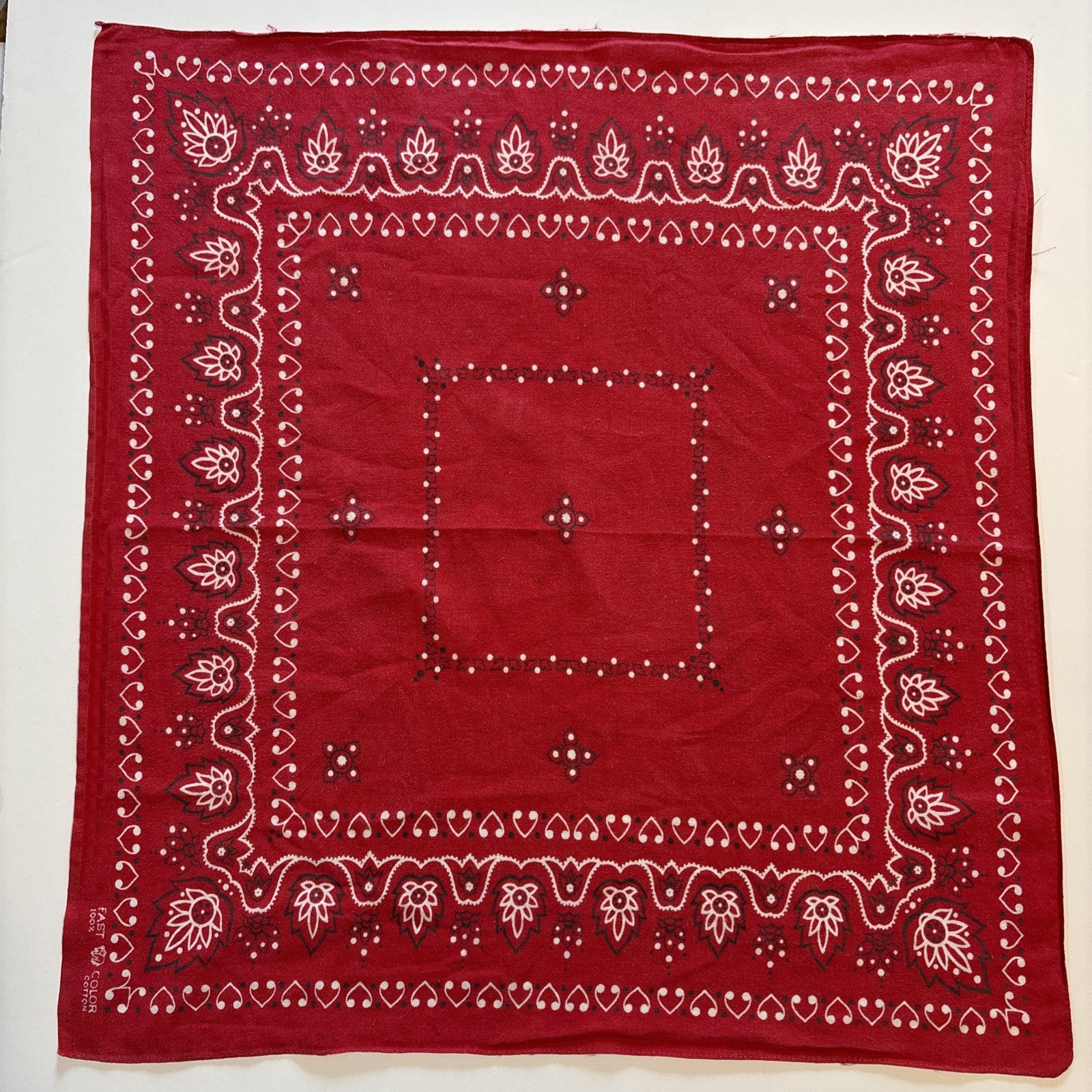 Vtg Elephant Trunk Down Red Paisley Bandana Fast Color 100% Cotton 21.25" x 20"