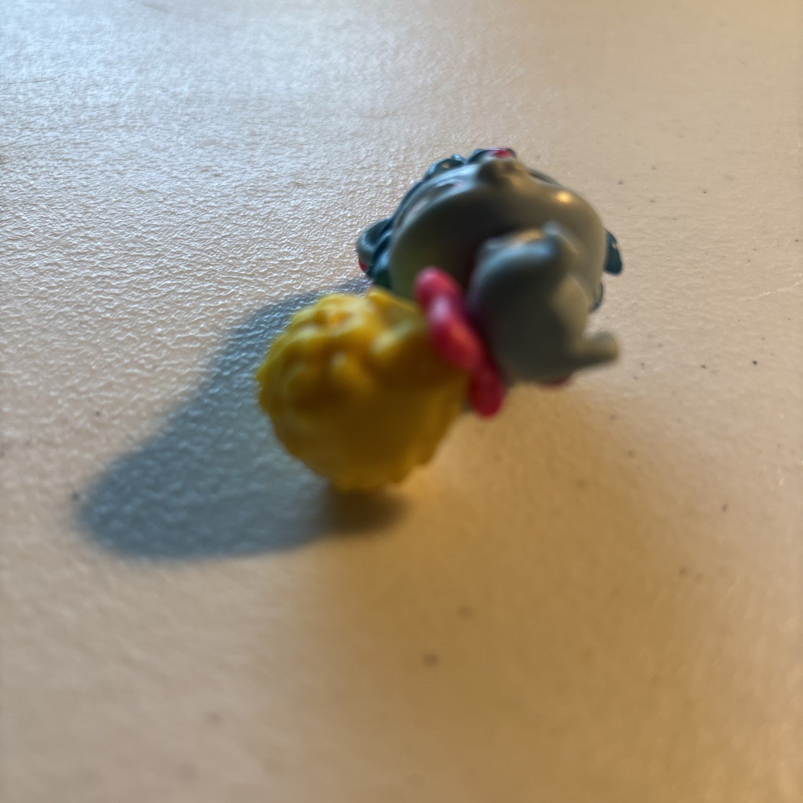 Disney Palace Pet Whisker Haven Tales Thistleblossom Mini Hedgehog 1-1/2" toy