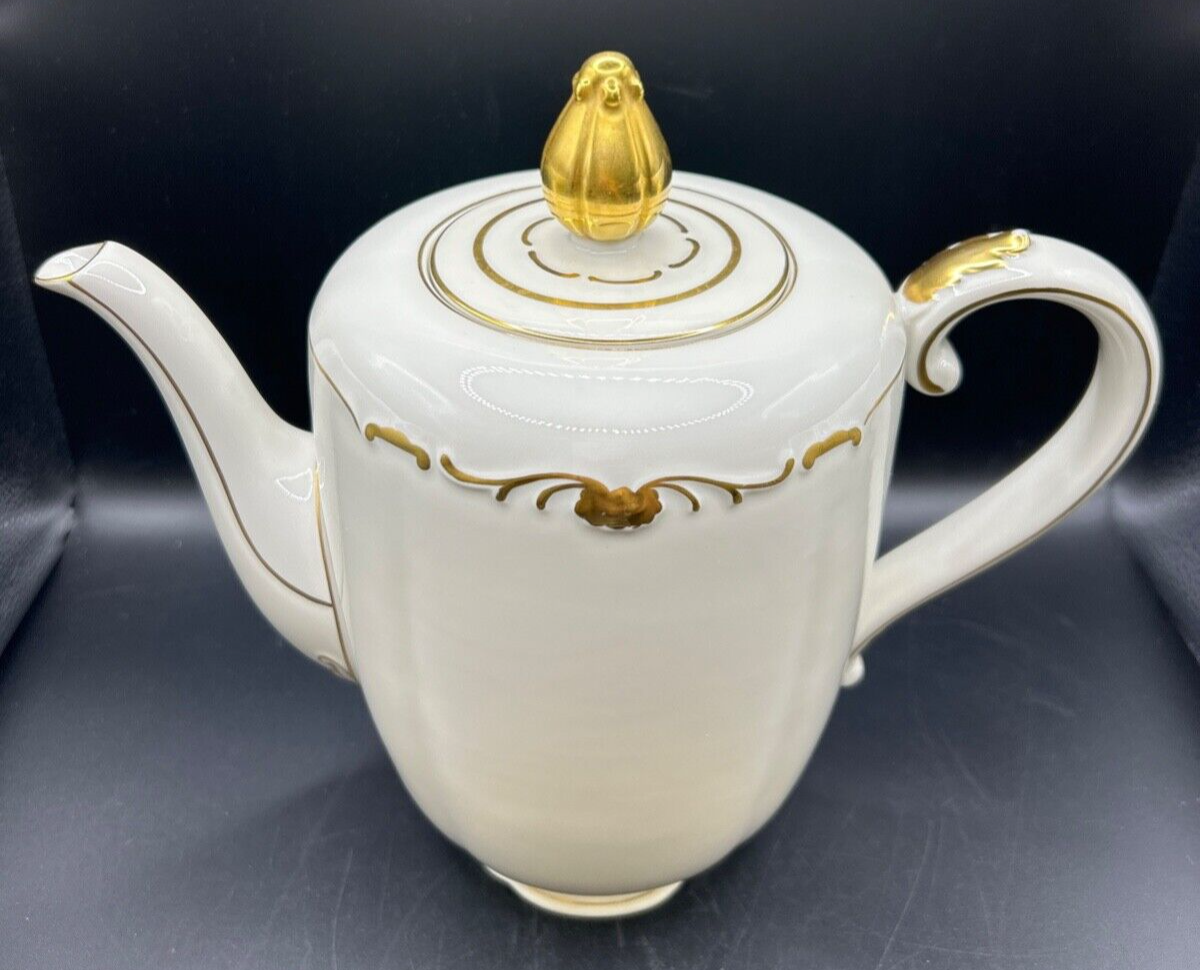 RARE Waldershof Bavaria Germany Tea/Coffee Pot with Lid Cream with Gold Rim