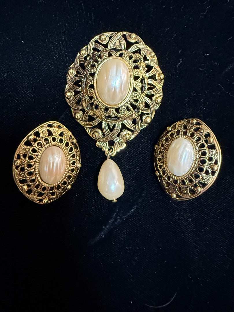 Avon Pearl Brooch Clip Earring Set