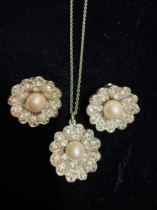 Silver Pearl Flower Set