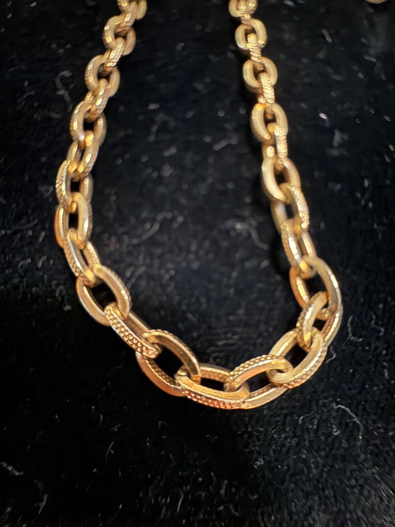 30" Gold Tone Avon Necklace
