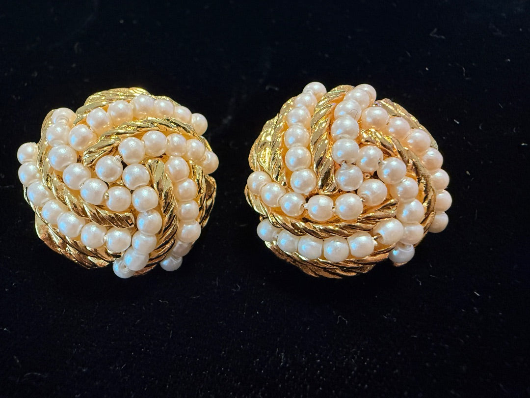 Pearl & Gold Tone Avon Clip Earrings