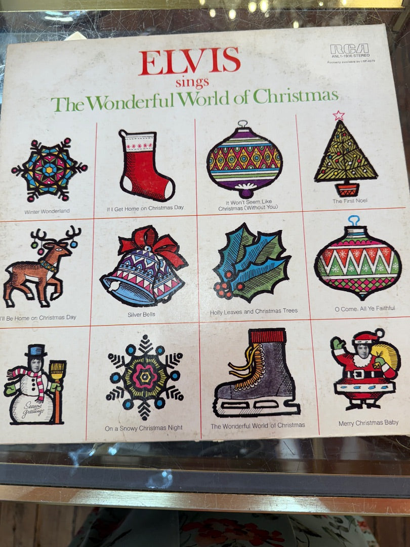 Elvis sings the World of Christmas