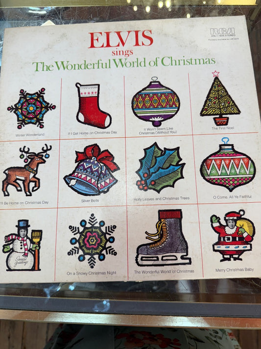 Elvis sings the World of Christmas