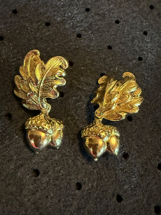 Avon Falling Acorn Clip Earrings