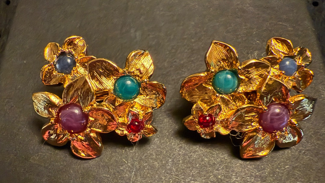 70’s Avon Flowers Clip Earrings
