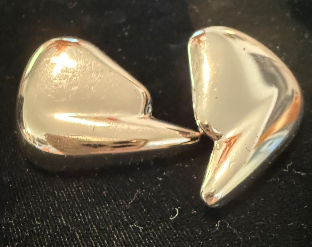 80’s AVON Lg Silver toned earrings
