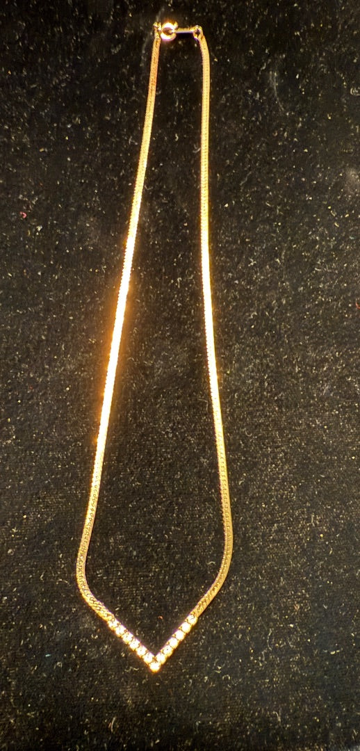 Vtg AVON Gold Toned V Necklace