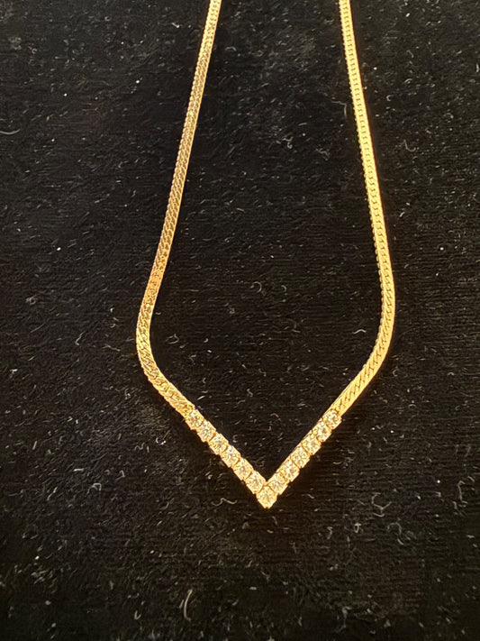 Vtg AVON Gold Toned V Necklace