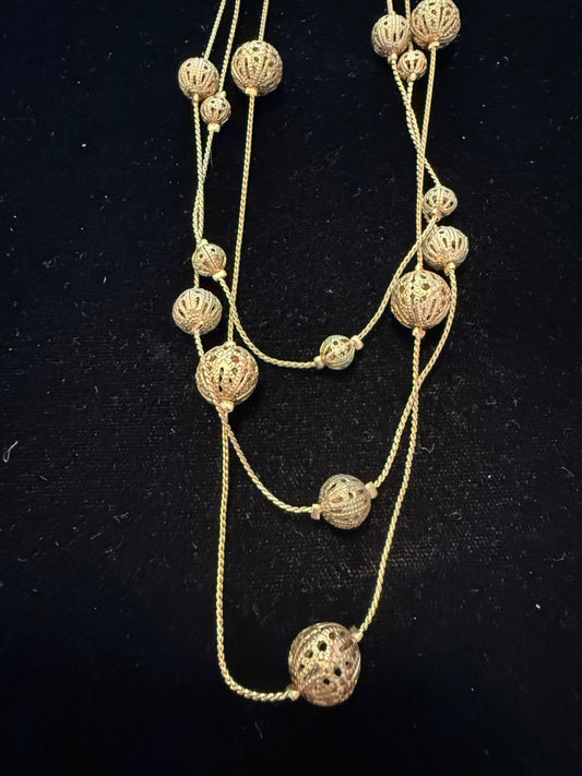 3 strand ball Vtg Avon Necklace