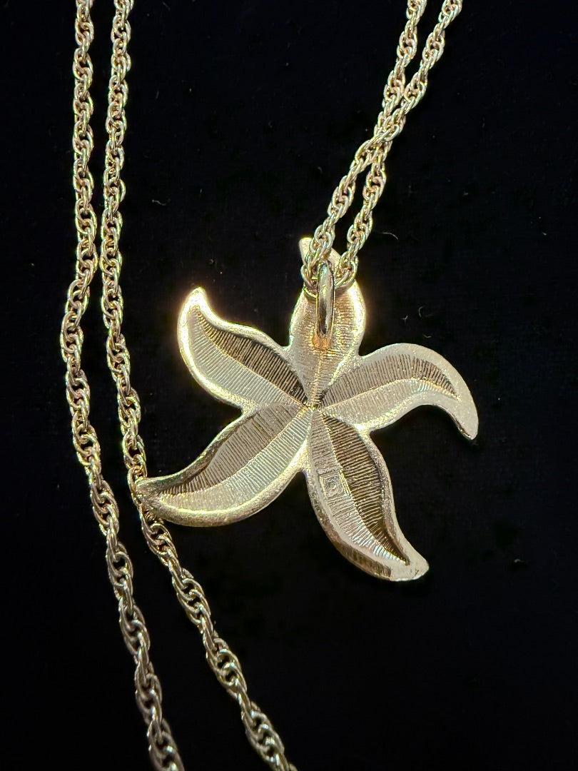 24” Gold Tone Starfish Avon Necklace