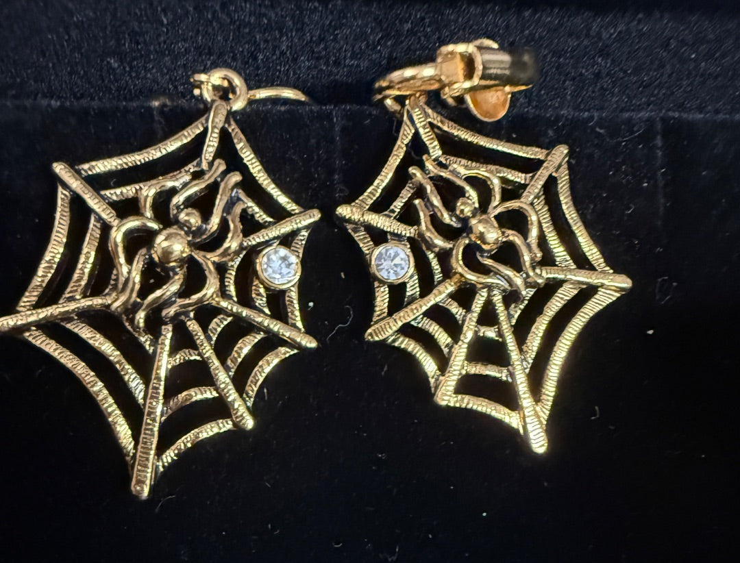 90’s Vtg Avon Spider web Clip Earrings