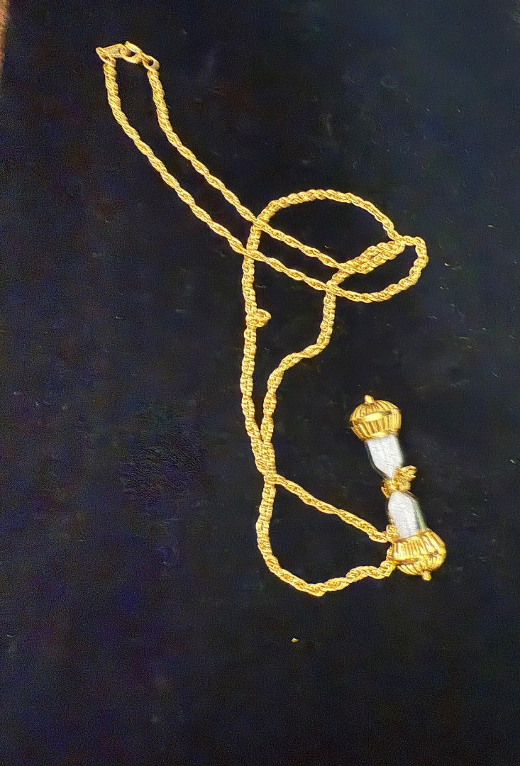 32" Hourglass Avon Gold Toned Necklace