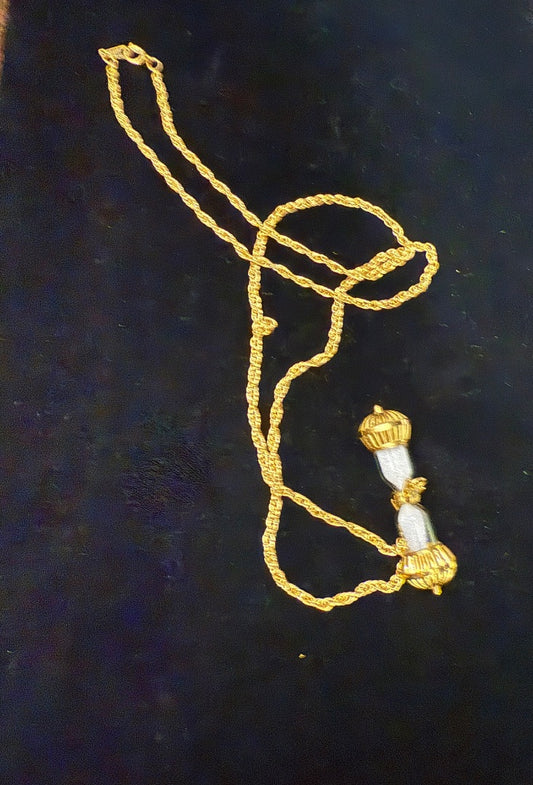 32" Hourglass Avon Gold Toned Necklace
