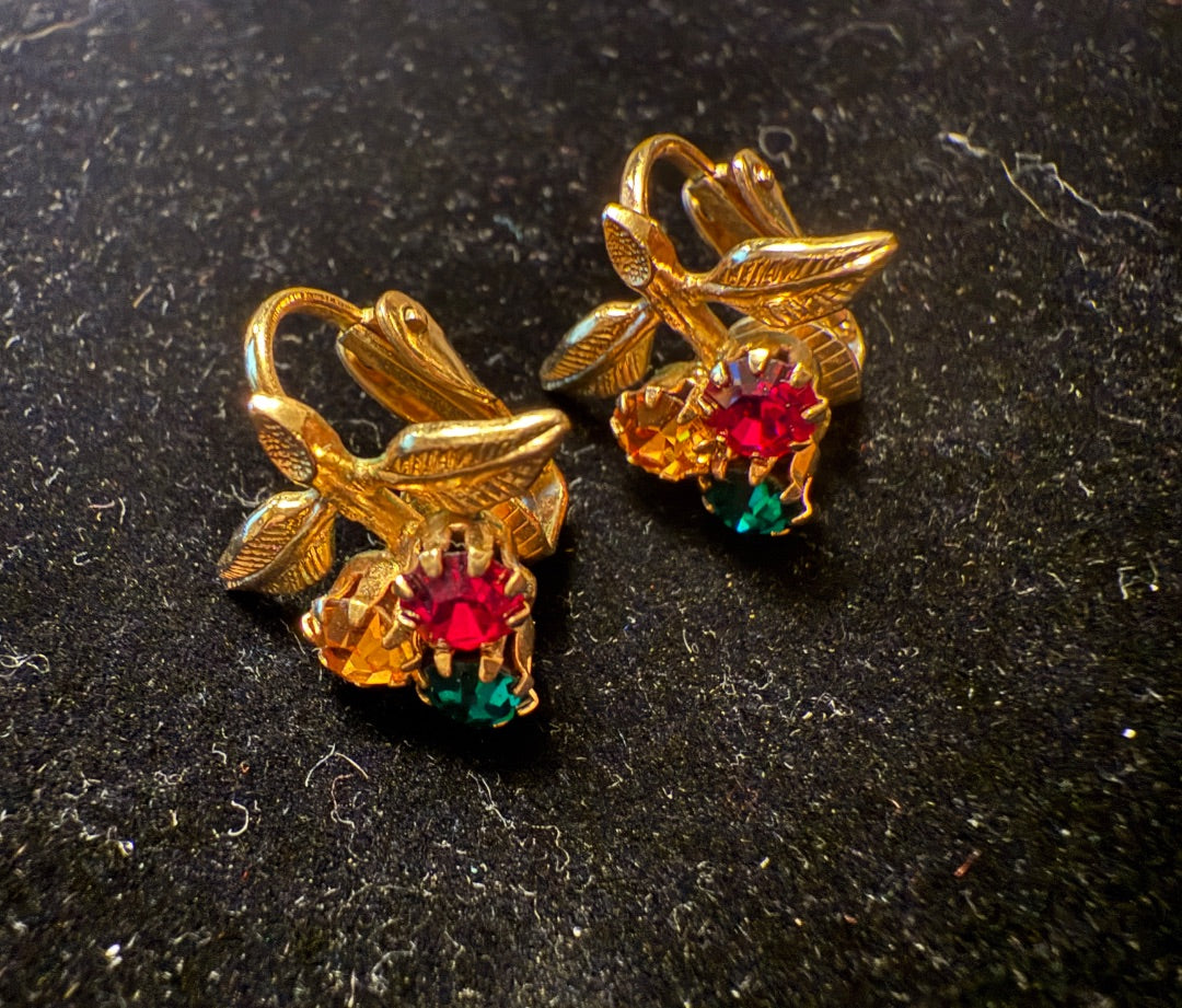 Avon Christmas FlowerClip Earrings
