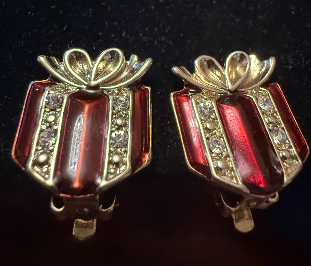 Christmas Presents Avon  Clip Earrings