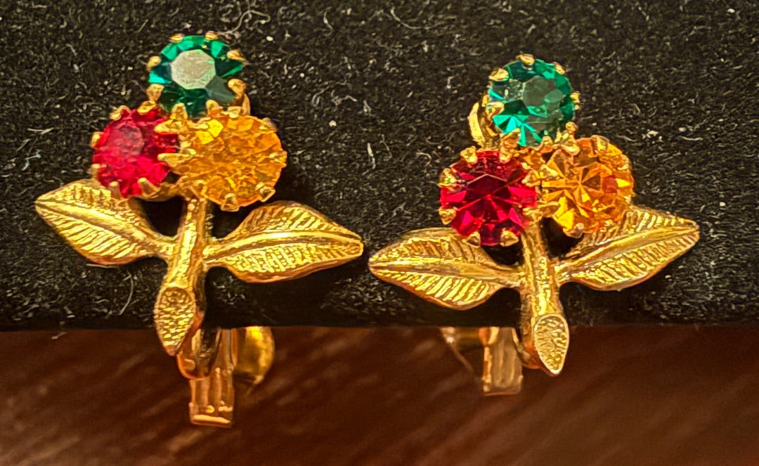 Avon Christmas FlowerClip Earrings