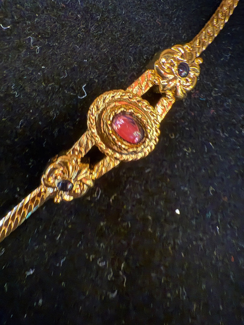 Avon Goldtone 7 Purple Cabochon Bracelet