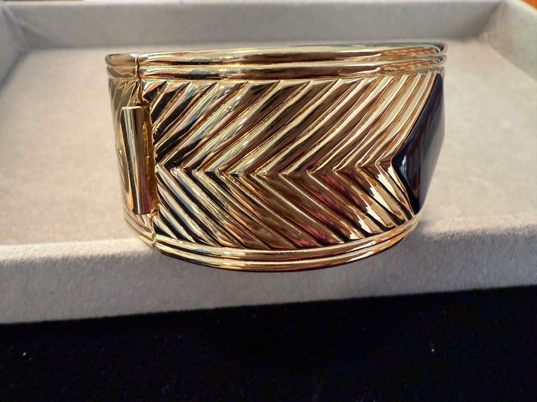 Gallery Originals Gold Cuff Avon Snap Geometric Bracelet