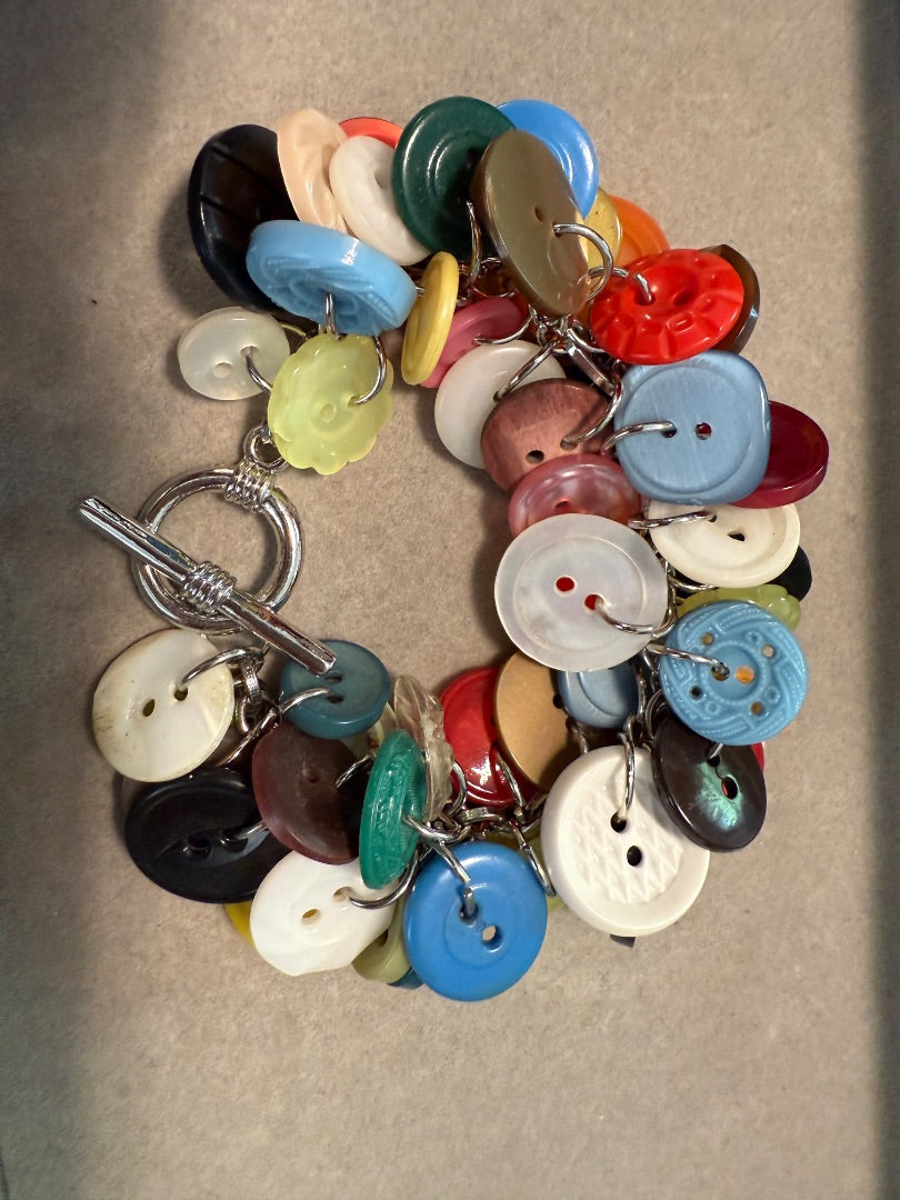 Avon Button Brangle Bracelet