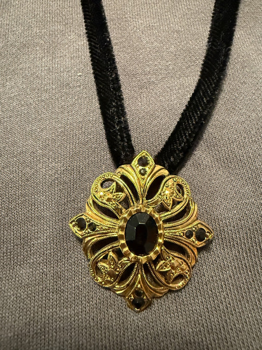 Avon Black Velvet Choker Gothic Necklace - Black