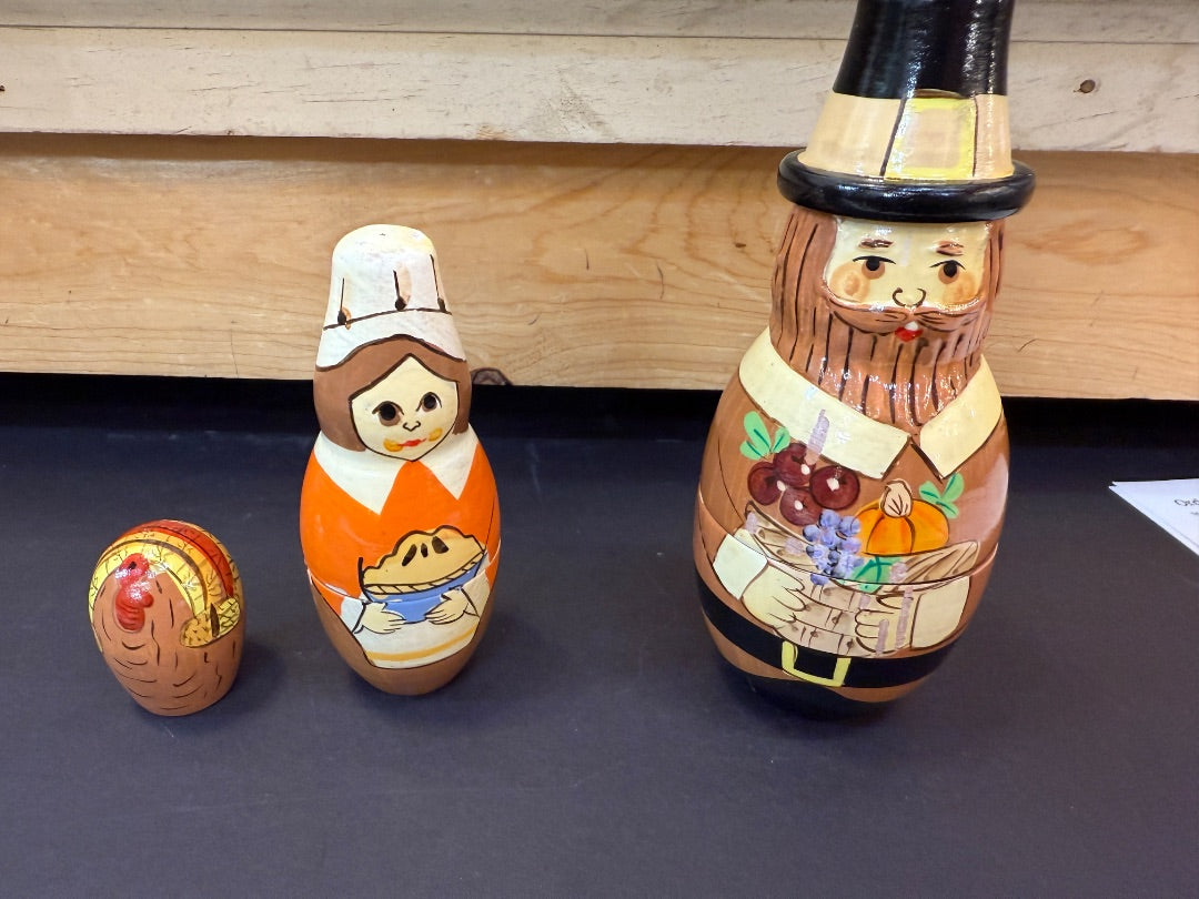 3 pc Thanksgiving Pilgrim Nesting dolls