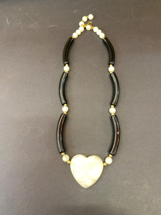 Avon Black & White Necklace