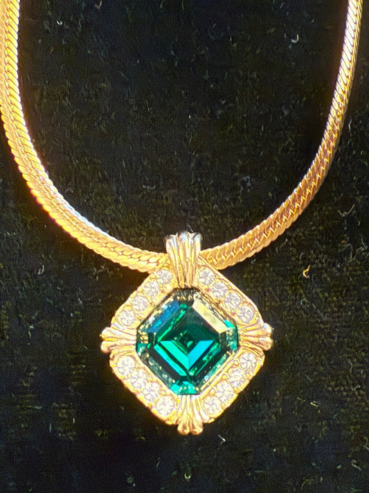 16" Gold Toned Emerald Avon Necklace