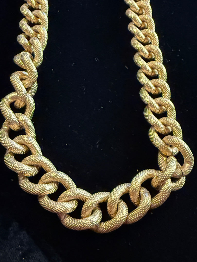 1975 Gilded Chunky Textured Avon Necklace