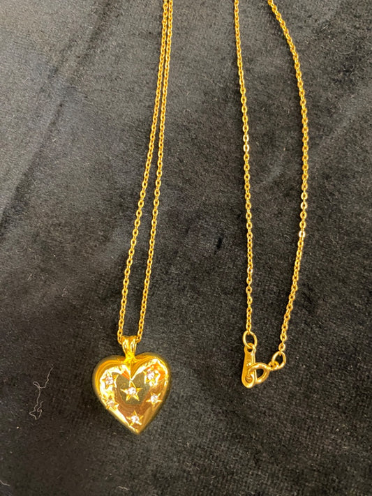 Avon Heart necklace Gold Tone