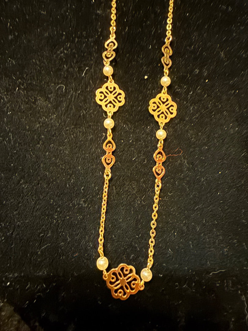 1990's Gold tone Filigree 32" Avon Necklace