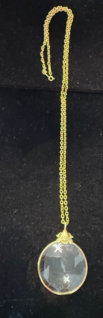 1976 Avon Magnifying Glass Necklace