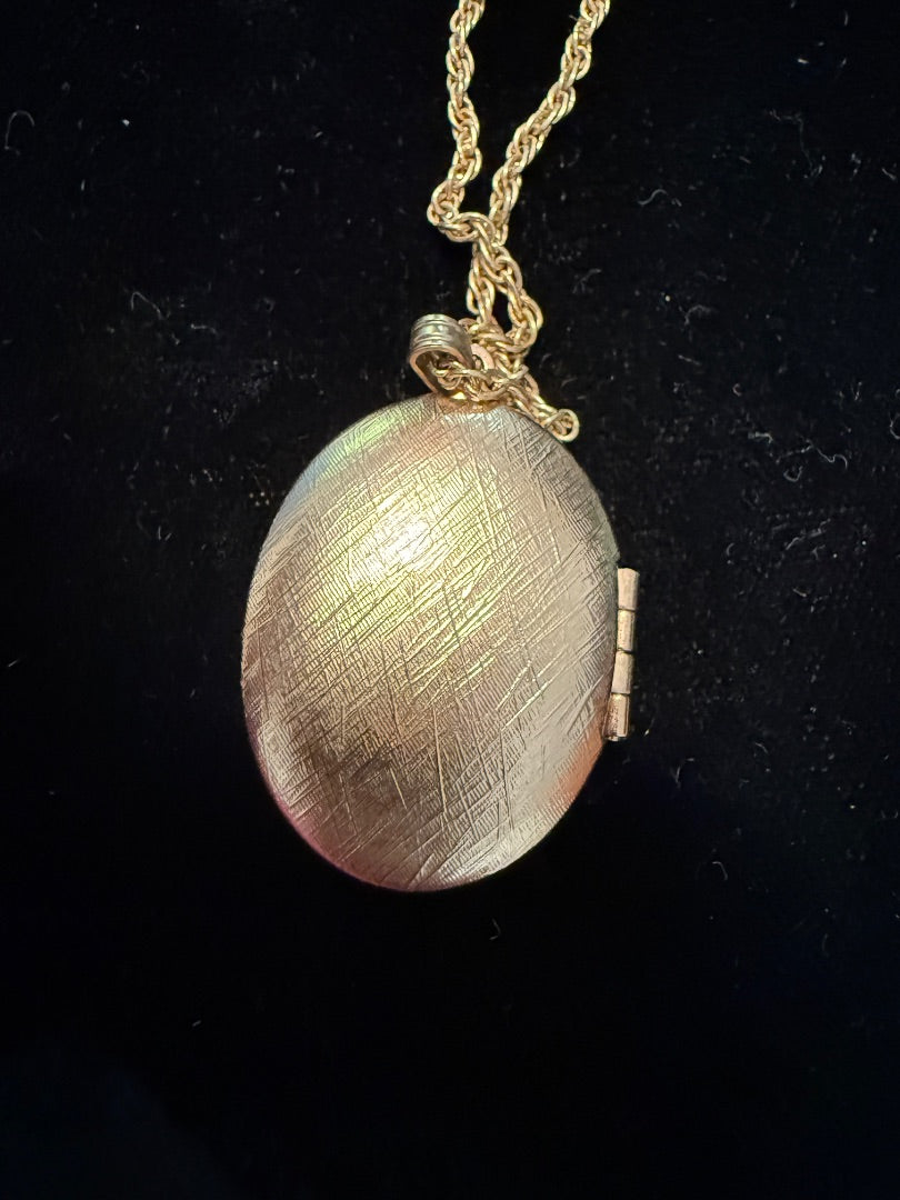 Vtg Butterfly Locket Avon Necklace