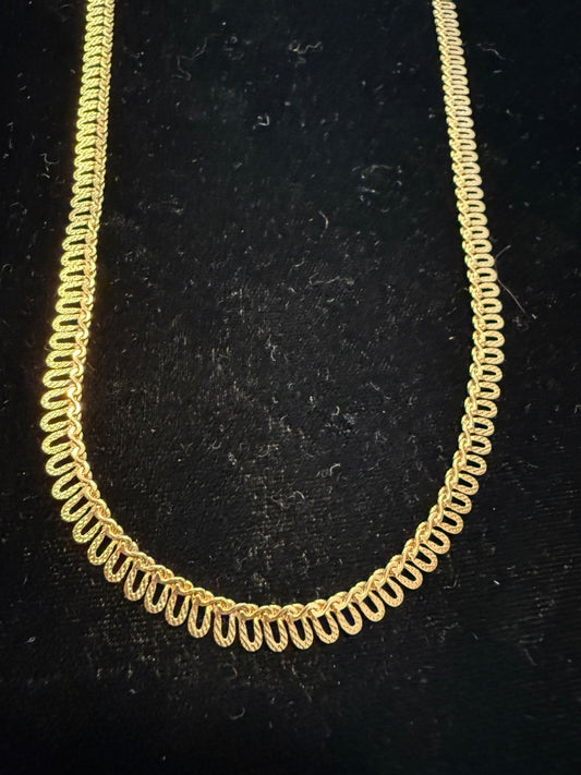 22" Gold Toned Vtg Avon Necklace