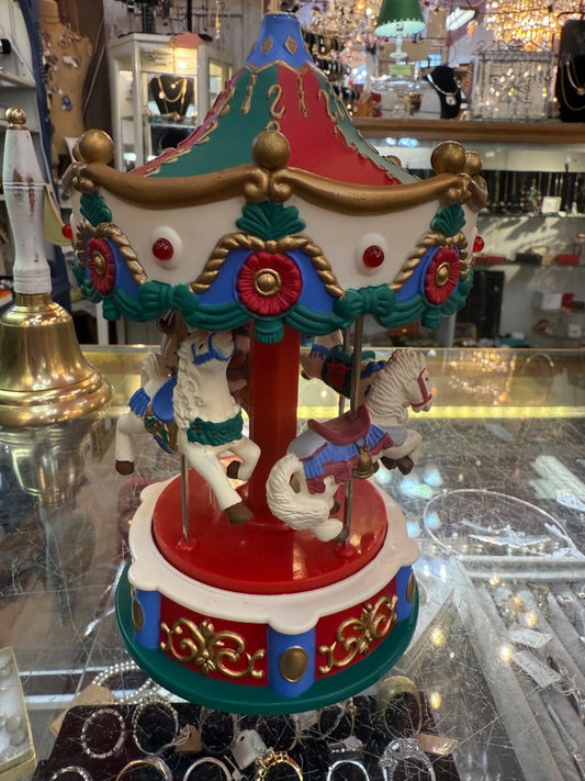 Avon 1995 Santa’s Caroling Carousel Lighted Musical Motion Box Included